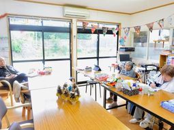 ゆったり明るい共有スペース