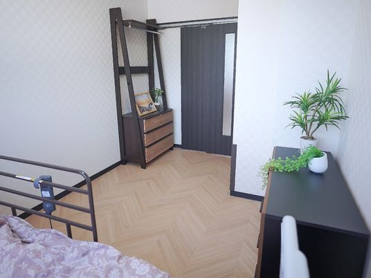 明るい洋室のコーナー