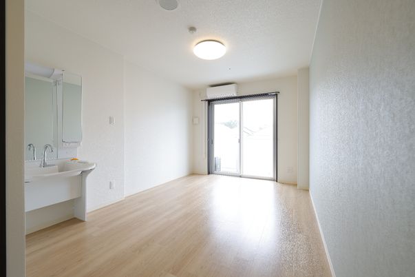 明るい洋室の居室