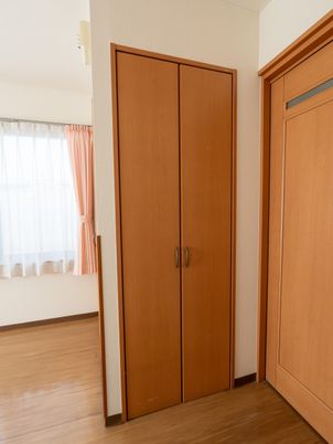 居室の木製扉