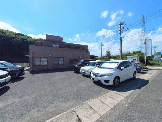 ゆったりした外観の施設