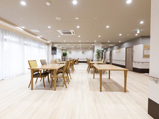 広々とした快適な食堂
