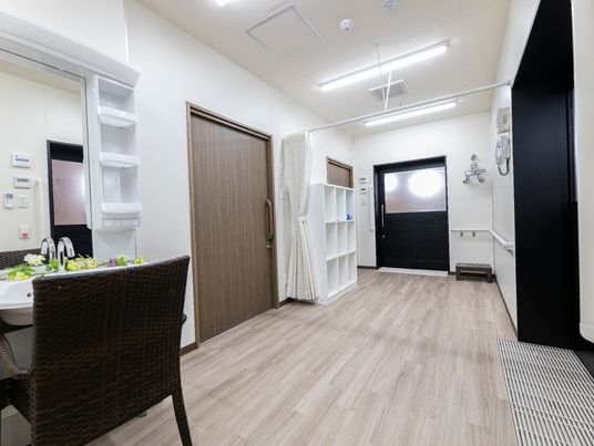 明るく清潔な洗面台