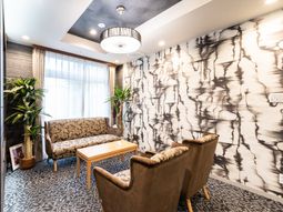 応接スタイルのラウンジ空間