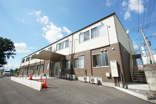 晴れた日の外観