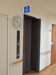 清潔なエレベーター出入口