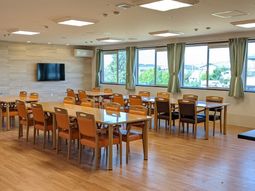 明るいダイニングスペース