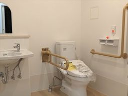 バリアフリーなトイレ設備