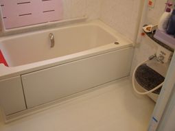 清潔な浴室の一角