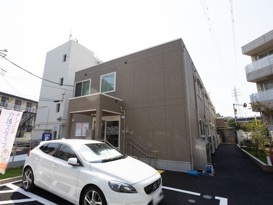 クリニック前の建物外観