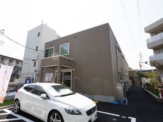 クリニック前の建物外観