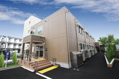 落ち着いた施設の外観
