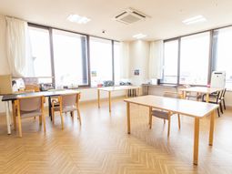 明るい多目的空間