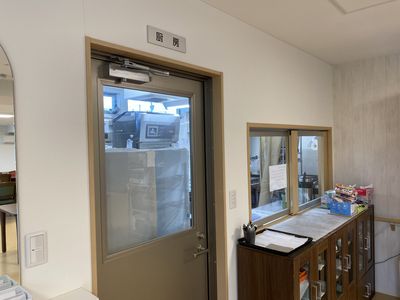 スタッフ用出入口