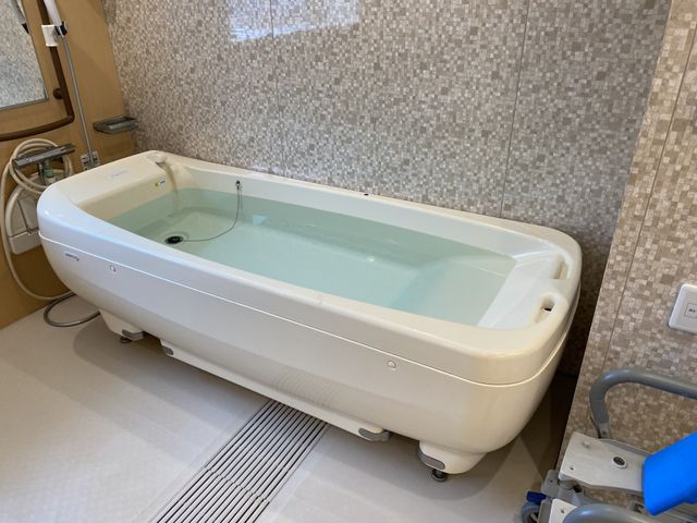 広々とした浴室