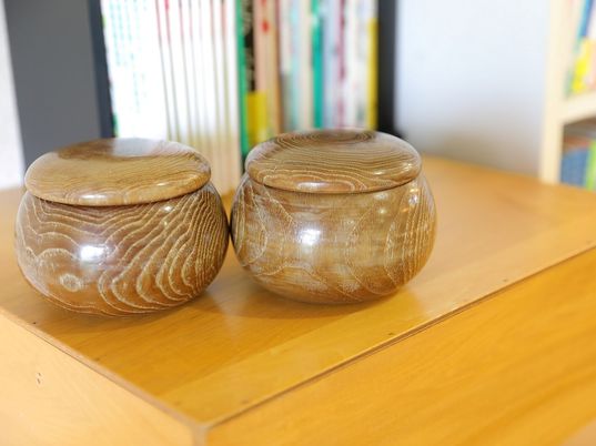 木製の小物入れ二つ
