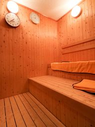 温かみのある木製サウナ