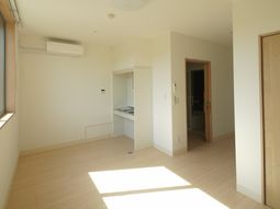 明るい室内の居室