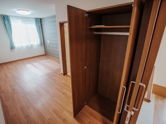 清潔感のある広々とした居室