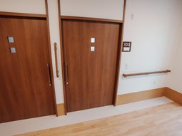 居室の扉と通路