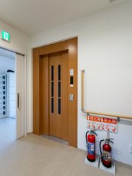 広々とした清潔な廊下