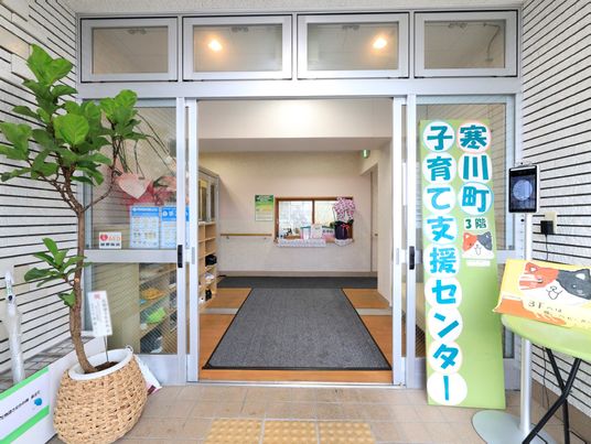 エントランスの明るい様子