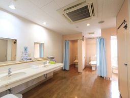 清潔感ある明るい洗面所