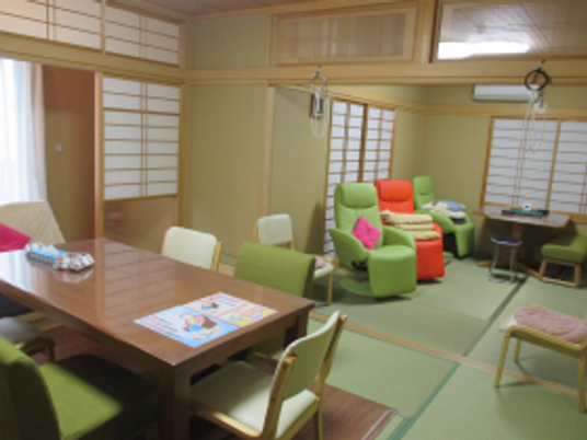 落ち着いた和室