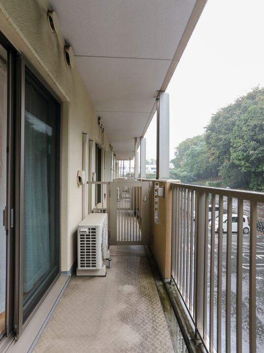 清潔な屋外の通路