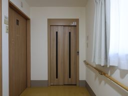 廊下と部屋の入口