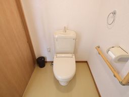 清潔なトイレの空間