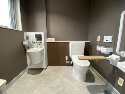 広々とした清潔な浴室