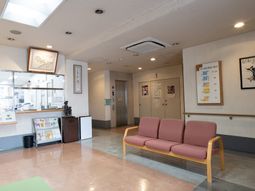 エントランスの明るい空間