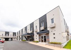 モダンな建物の外観