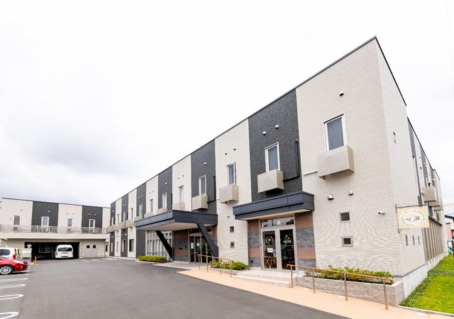 モダンな建物の外観