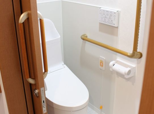 バリアフリー設計のトイレ
