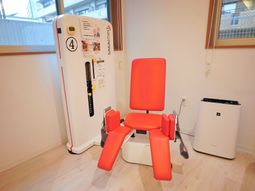 筋力トレーニングマシン設備