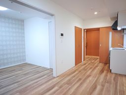 明るい居室の一角