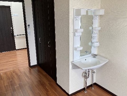 清潔な洗面台が配置