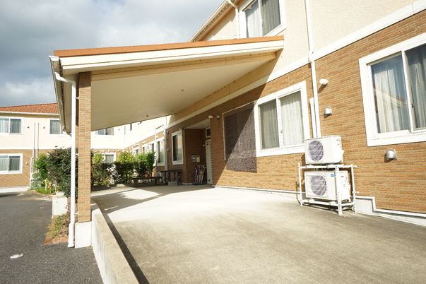 明るく広々としたエントランス