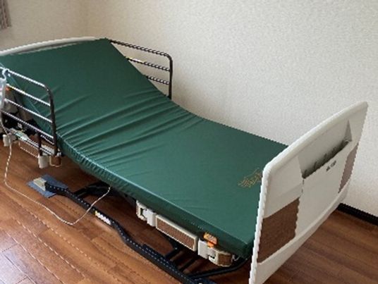 電動ベッドの居室
