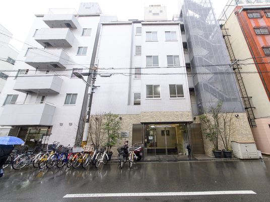 都市型施設の外観