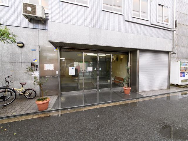 エントランスの静かな風景