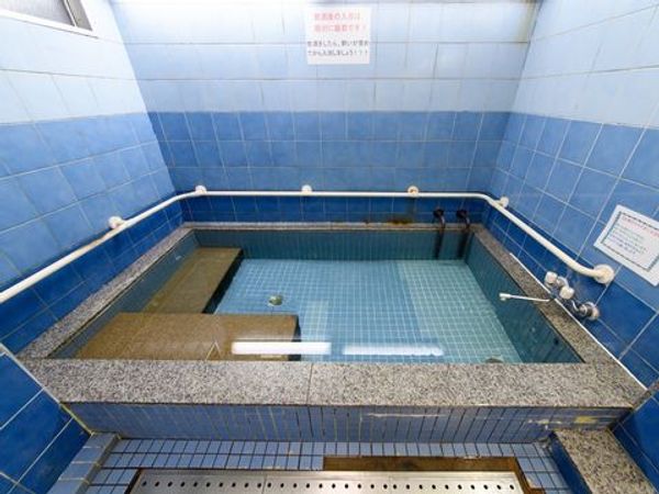 清潔な浴室の全体像