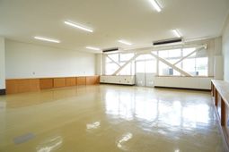 広々とした多目的室
