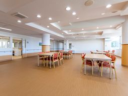 広々とした明るい多目的室