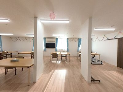 広々とした食堂の仕事場