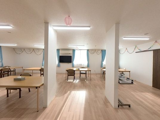 広々とした食堂の仕事場