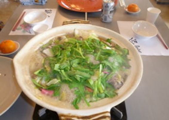 鍋料理の食卓