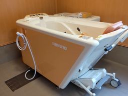 最新設備の入浴ユニット